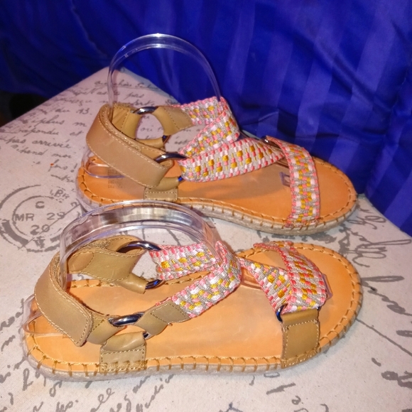 New Frye And Co Egyptian Tweed Sandals - Picture 3 of 5